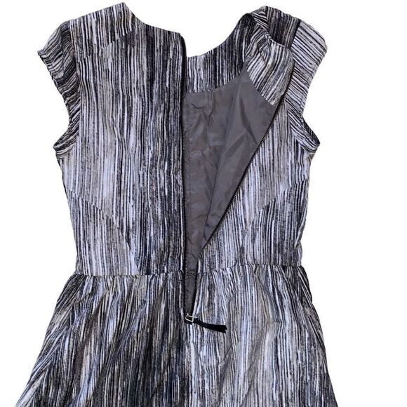 Mossimo Dress - Picture 3 of 9